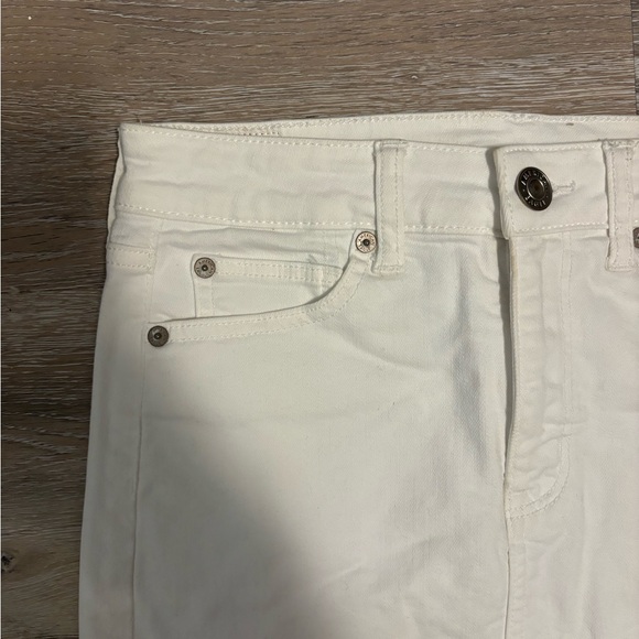 White mini skirt American eagle super stretch size 4 - Picture 2 of 7